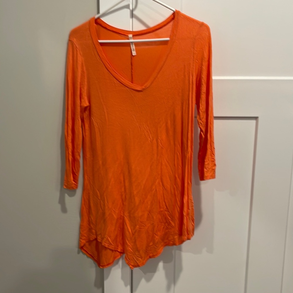 Brenda’s V-Neck 3/4 length sleeve Tunic Length Top size S